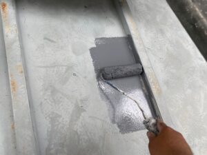 屋根塗装途中