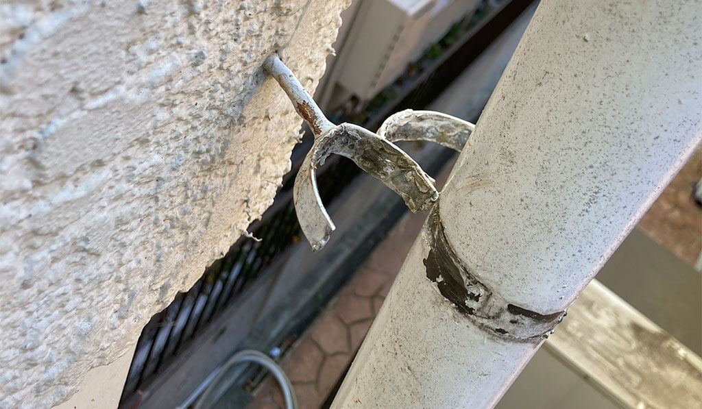 竪樋交換（ビフォー）