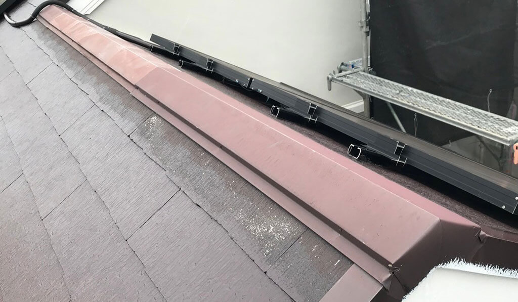 棟板金交換工事ビフォー
