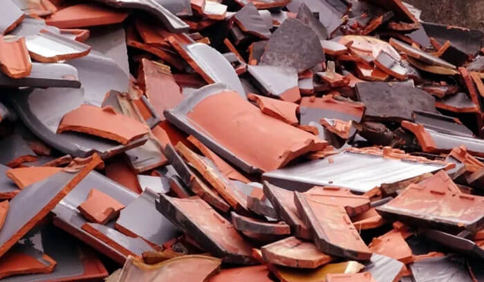 地震保険で屋根は直せる？受け取れる保険金の目安は？