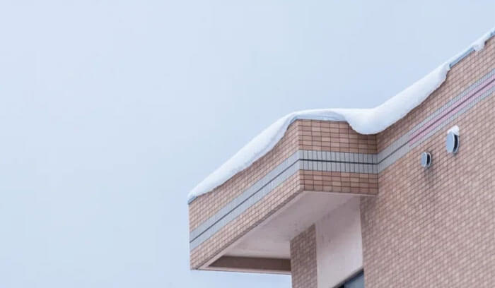 雪庇（せっぴ）にも注意
