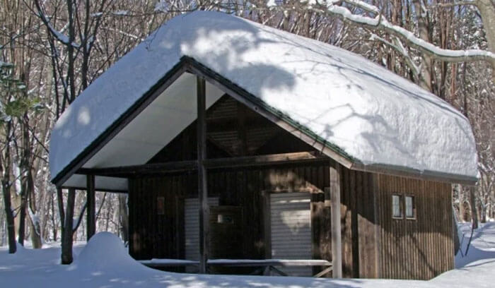 予防する方法は？│雪で屋根が壊れないために
