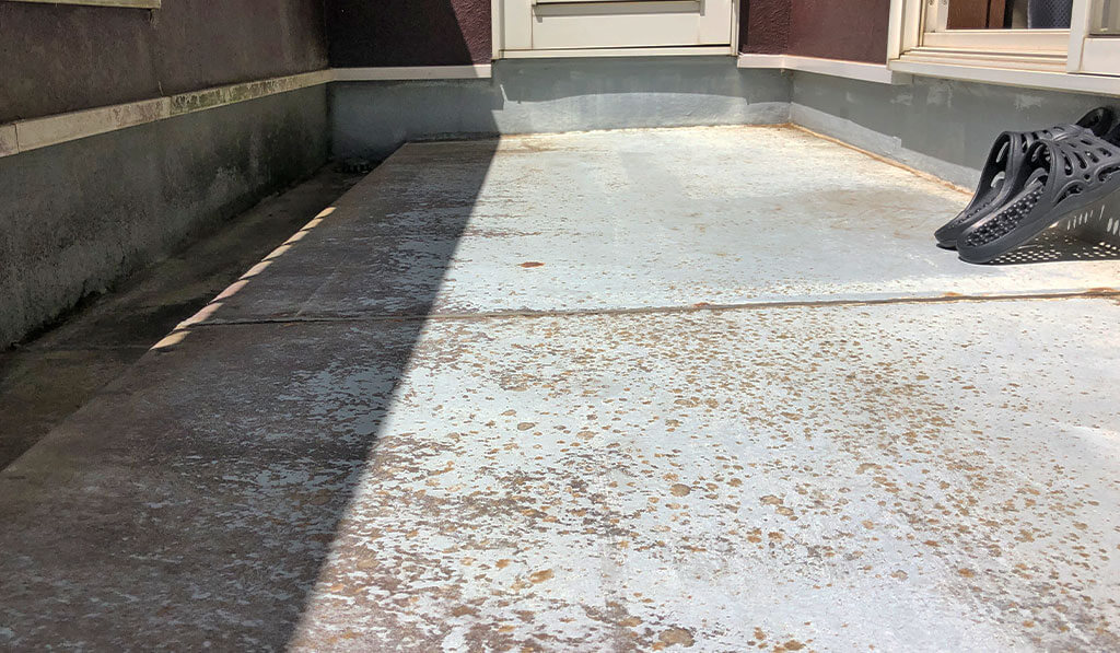 ベランダ防水工事ビフォー①