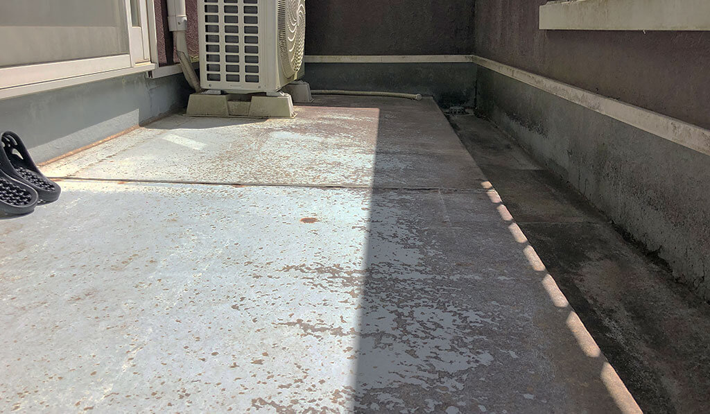 バルコニーの床面状況