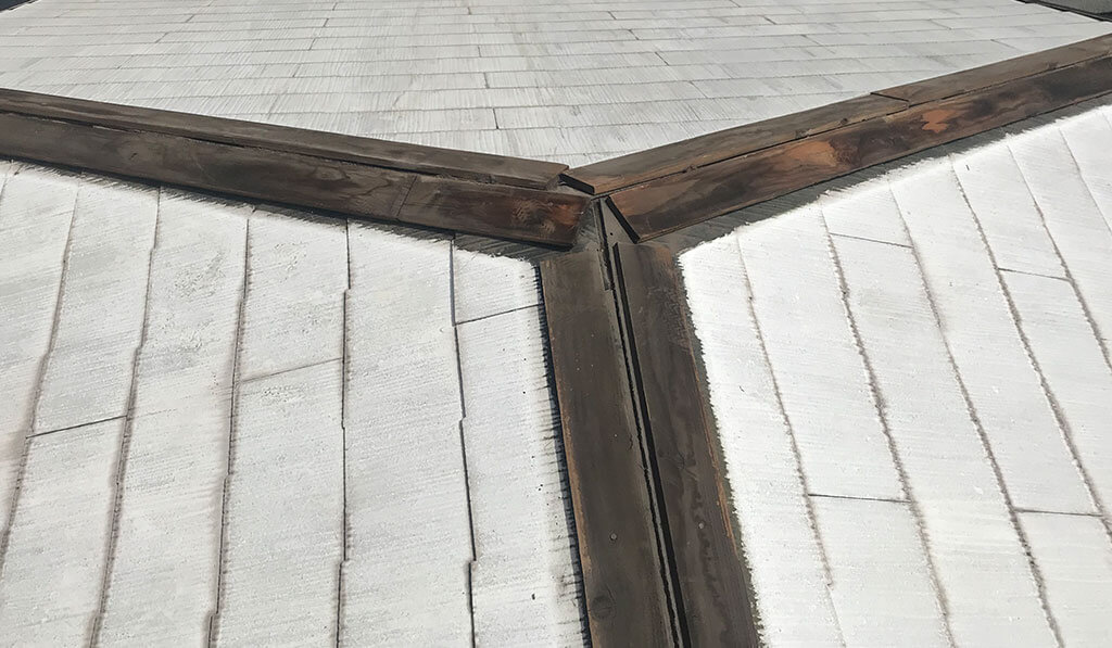 棟板金交換工事ビフォー