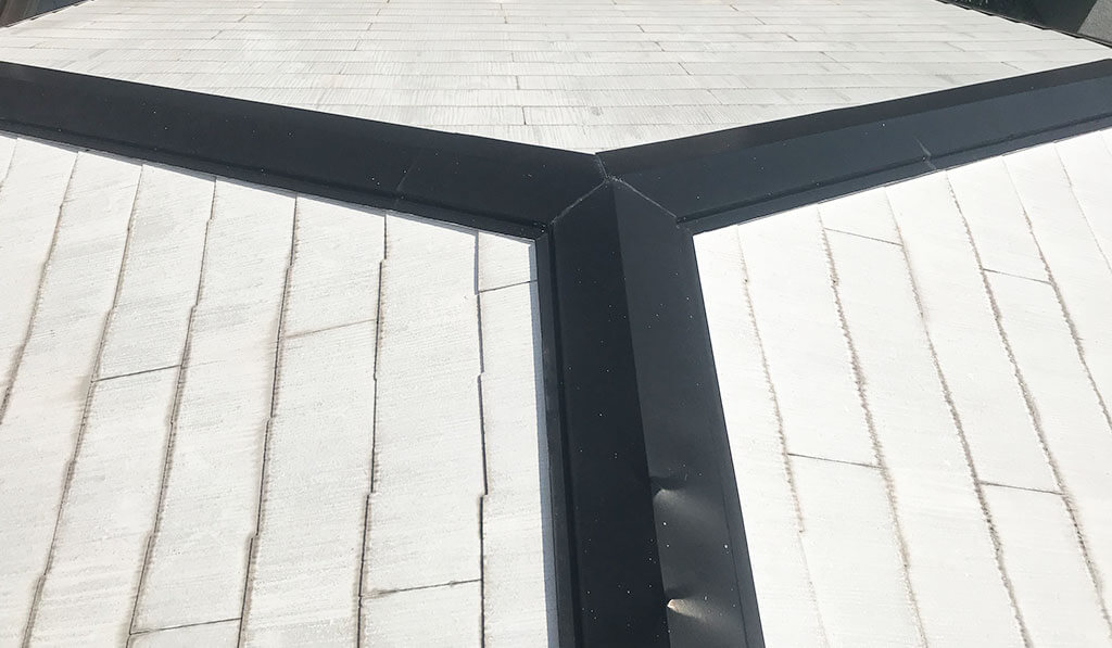 工事前の棟板金