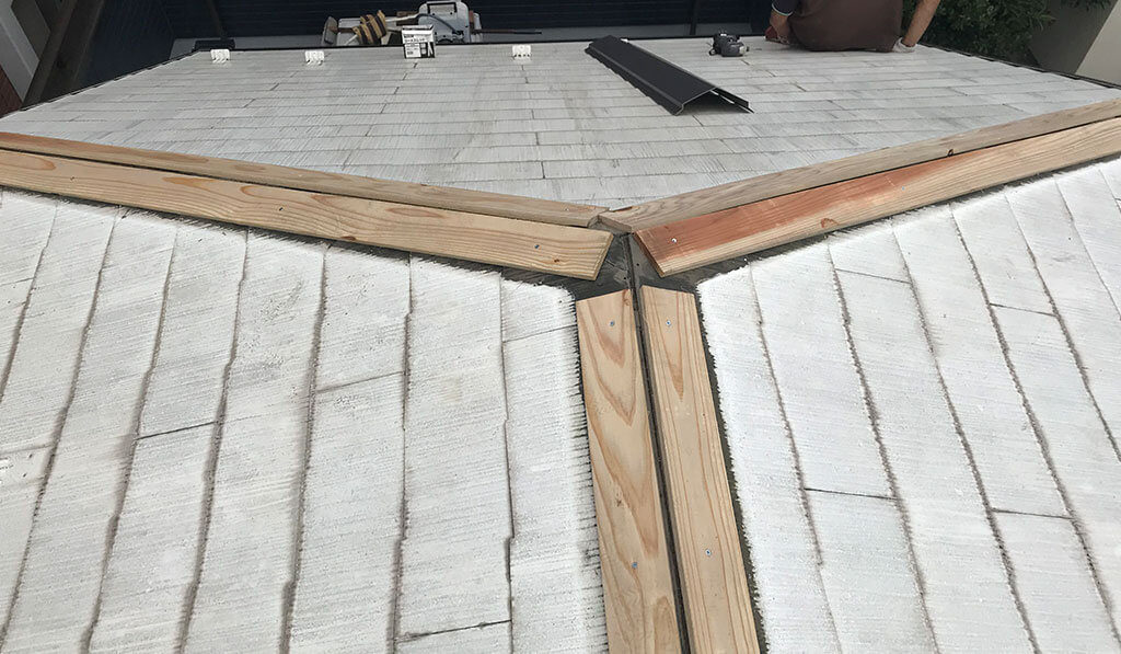 新しい貫板を設置する