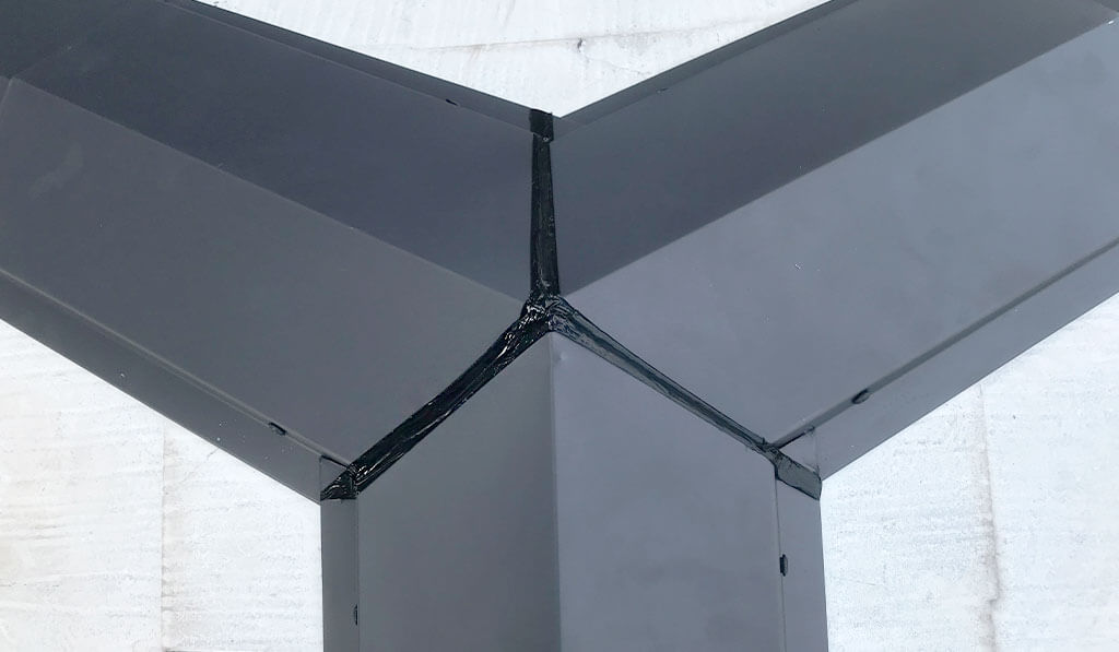 継ぎ目をコーキングする②