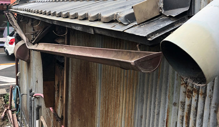 経年劣化による破損