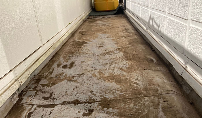 施工不良・経年劣化による歪み