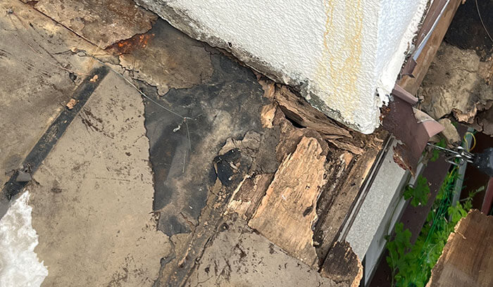 屋根の下地が腐る・家の資産価値が下がる