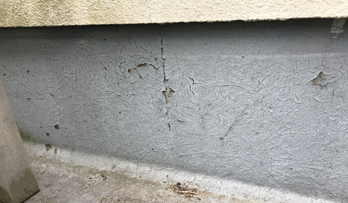 立ち上がり部分の割れ