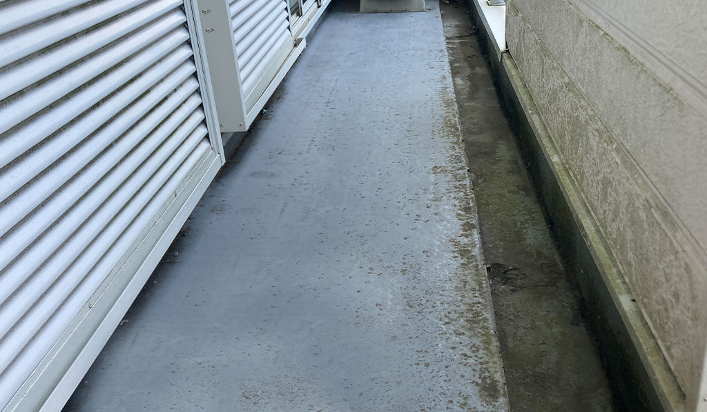 ベランダ防水工事ビフォー①
