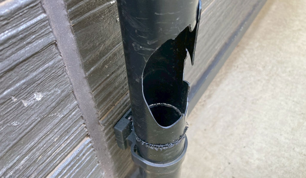 雨どい部分交換工事ビフォー