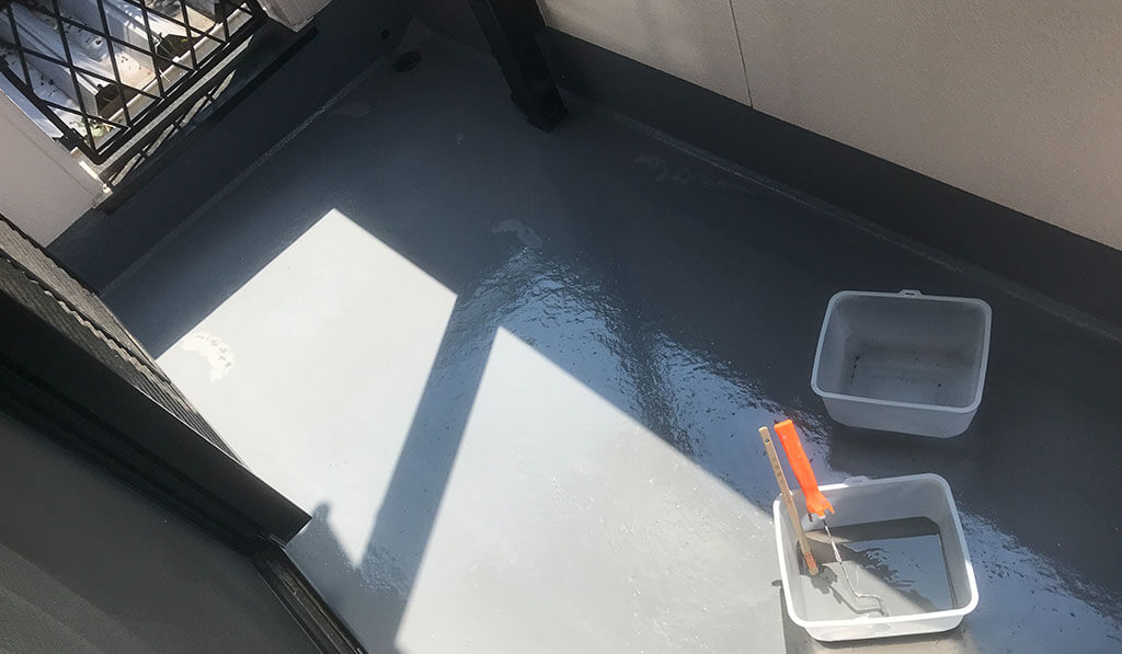 防水塗料を塗布
