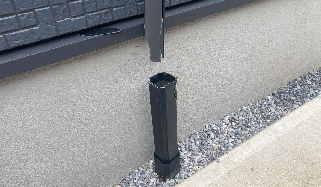 雨どい部分交換工事ビフォー