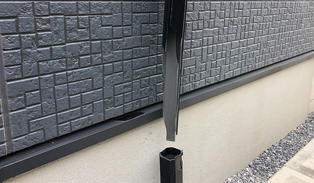 工事前の雨どい