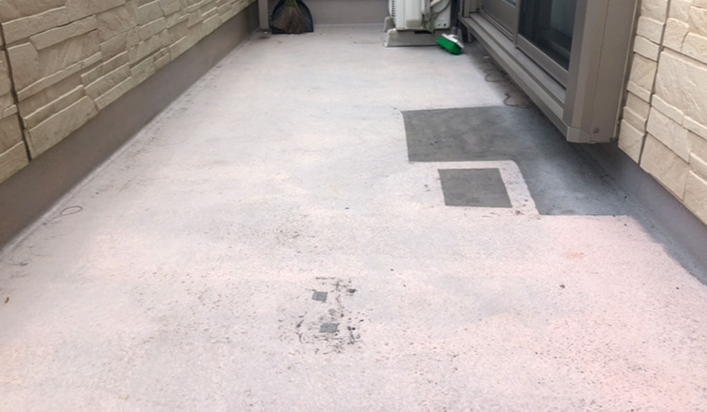 工事前のベランダの床面