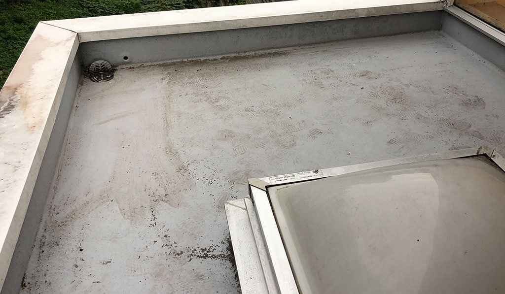 ベランダ防水工事塗装のビフォー写真①