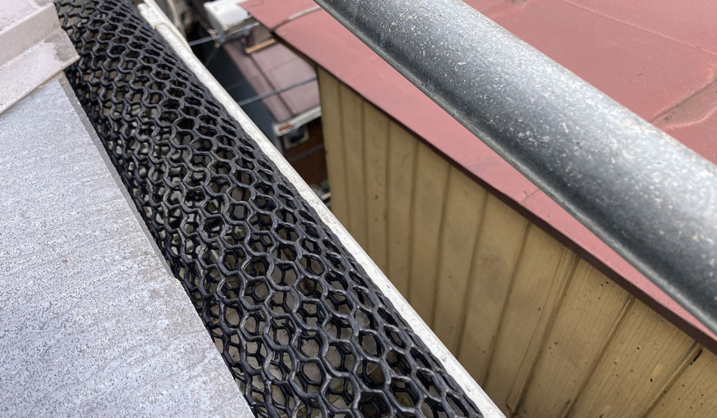 雨どい交換・ネット設置のアフター写真①